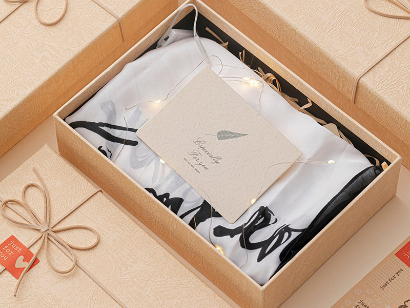 The Ultimate Guide to Custom Apparel Boxes: Merging Luxury, Sustainability, and Brand Identity