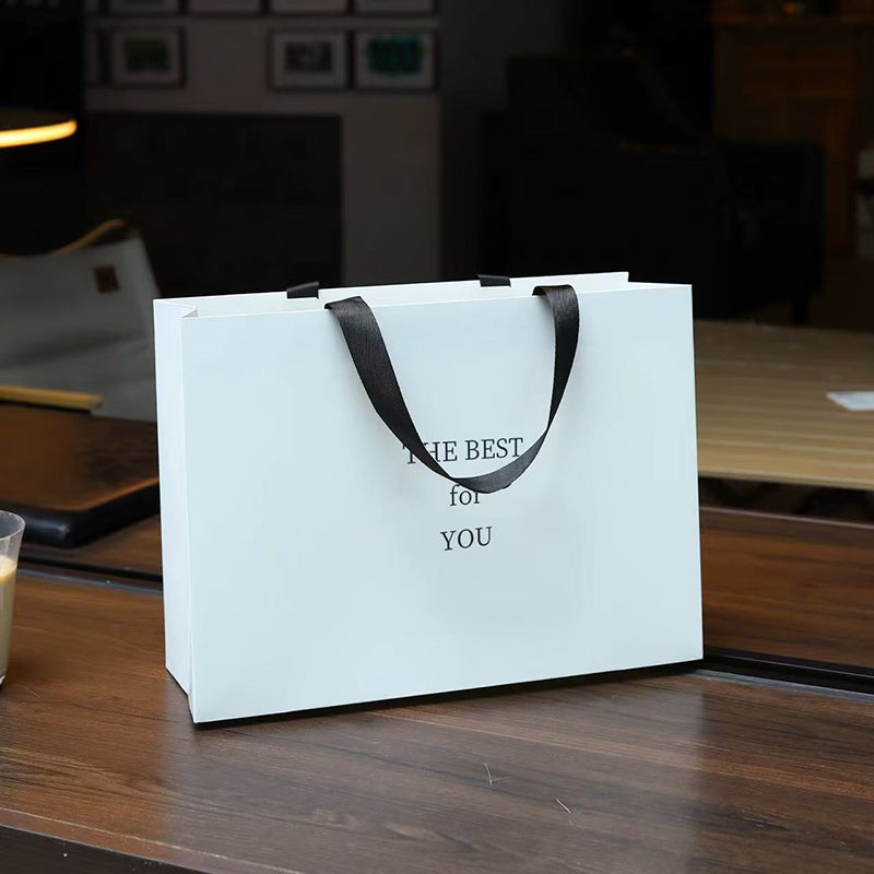 Custom paper bags for retail shop Main image