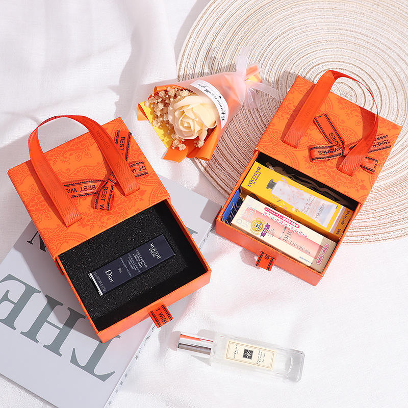 Custom Cosmetic Packaging Secondary image