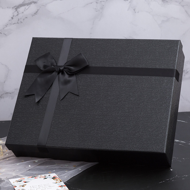 Custom Luxury Apparel Boxes Secondary image