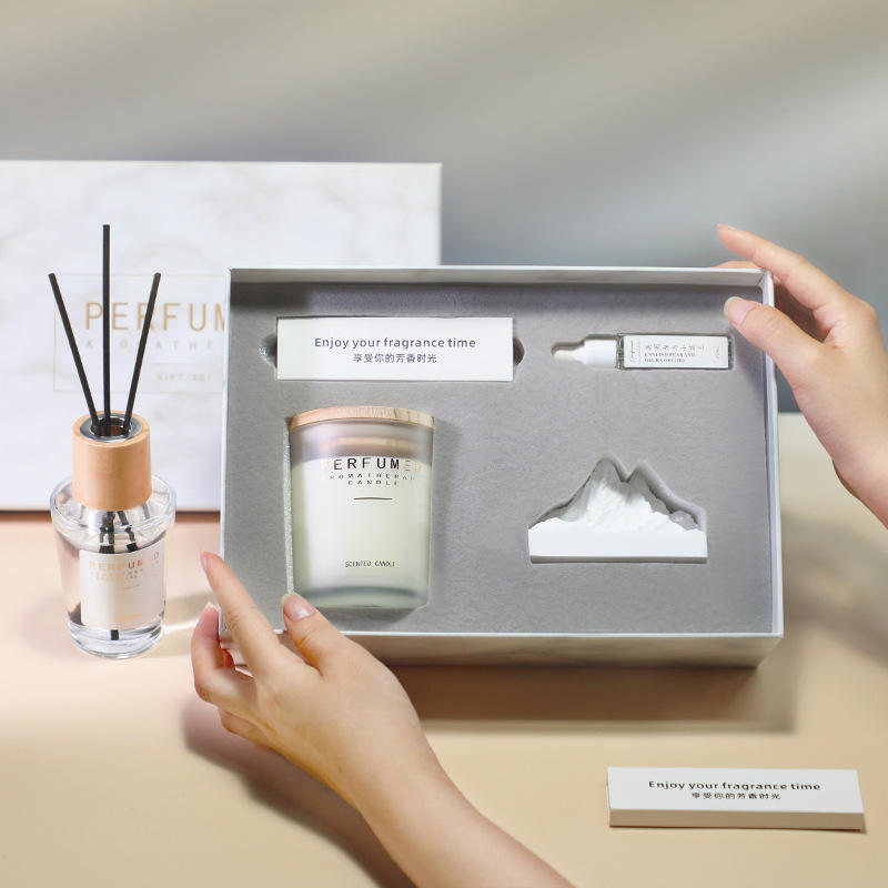 Custom Luxury Candle Packaging