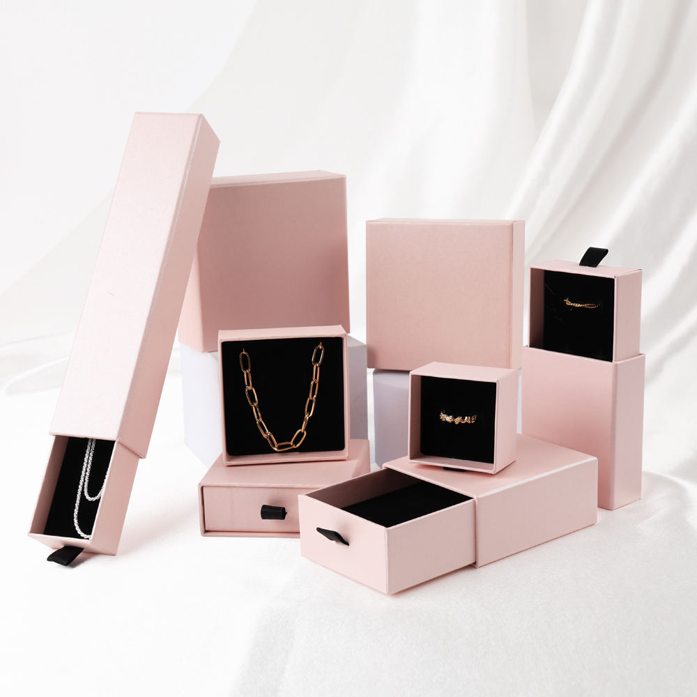 Luxury jewelry packaging Main image